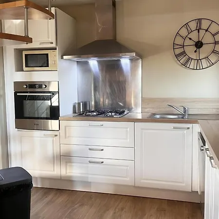 Casa vacanze Saint-andré-d'apchon, 3 Pièces, 5 Personnes - Fr-1-496-143 *